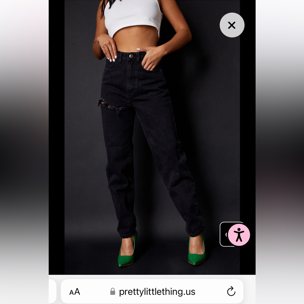 PRETTYLITTLETHING Petite Washed Black Thigh Ripped Mom Jeans